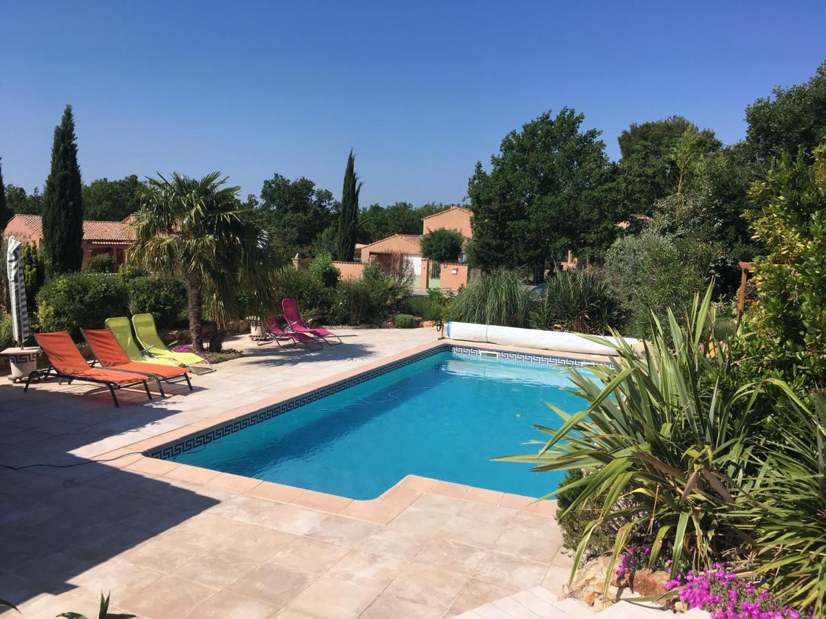 Les Chenes Chez Jo Et Aime Bed & Breakfast Regusse Luaran gambar