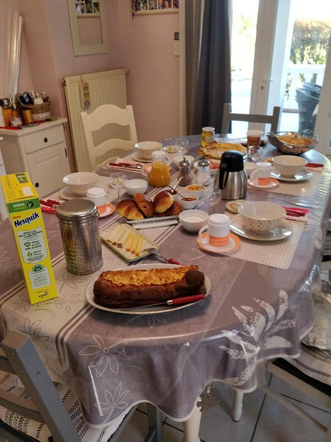 Les Chenes Chez Jo Et Aime Bed & Breakfast Regusse Luaran gambar
