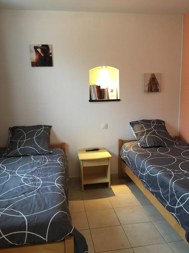 Les Chenes Chez Jo Et Aime Bed & Breakfast Regusse Luaran gambar