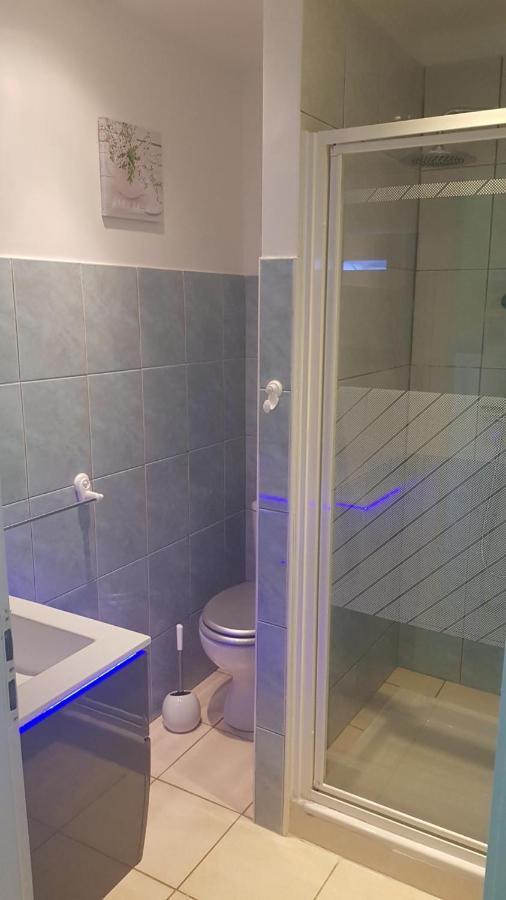 Les Chenes Chez Jo Et Aime Bed & Breakfast Regusse Luaran gambar