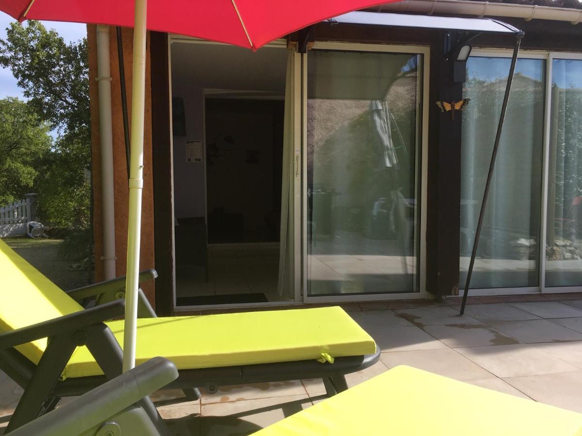 Les Chenes Chez Jo Et Aime Bed & Breakfast Regusse Luaran gambar