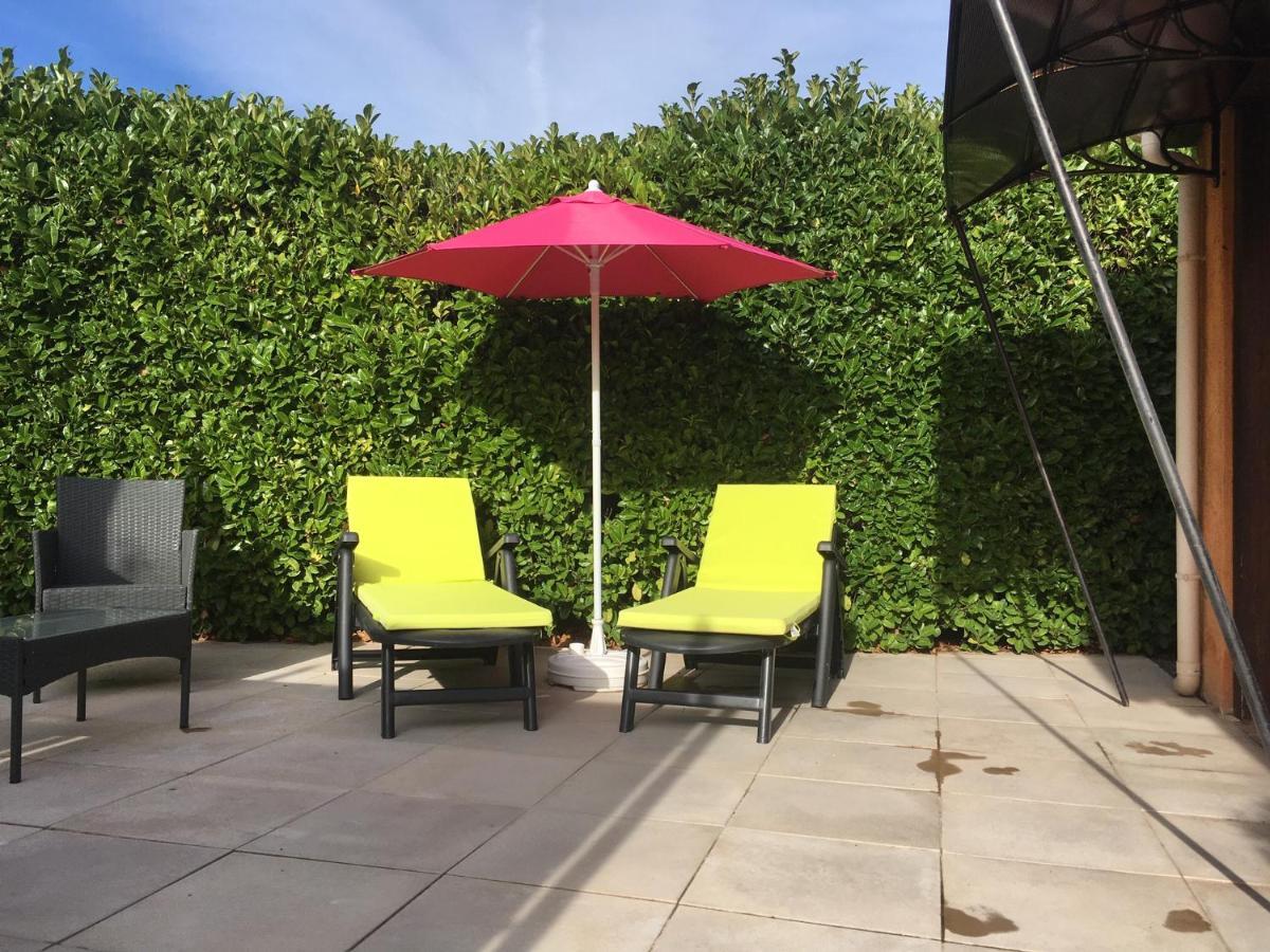 Les Chenes Chez Jo Et Aime Bed & Breakfast Regusse Luaran gambar